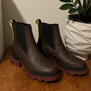 Sorel Boots - Size 6W